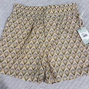 TUCKERNUCK Patterned Tan Women's Shorts